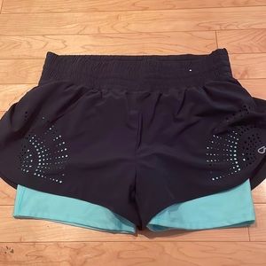 Selling because it’s too small on me